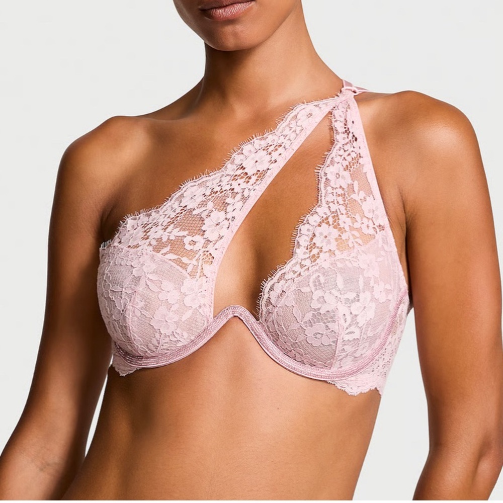 Victoria's Secret Blush Pink Lace Asymmetric Underwire Bra